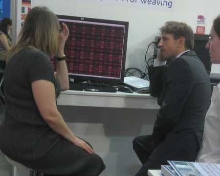 demonstrating ArahWeave